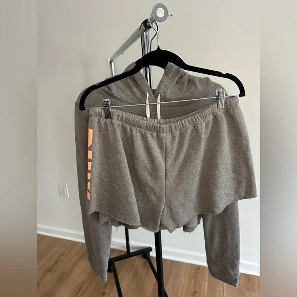 Victorias Secret PINK Gray Hoodie and Shorts Set - Picture 7 of 9